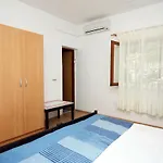 Twin 4907b Guest house